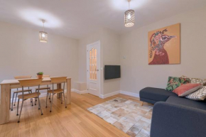 Vivienda turística reformada en zona residencial con garaje y wifi